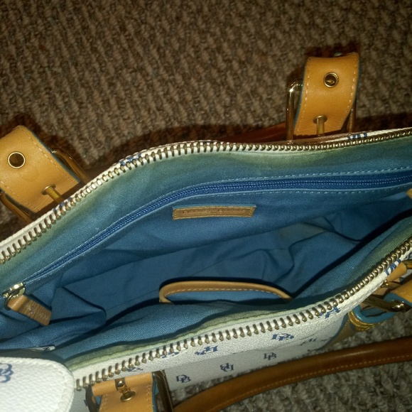 Purse - Picture 2 of 3